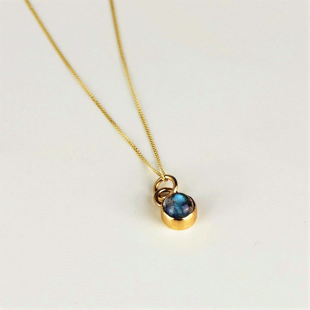 Dainty labradorite power stone solid 9ct gold necklace