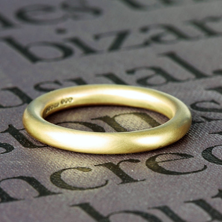 handmade 3mm round 9ct gold wedding ring