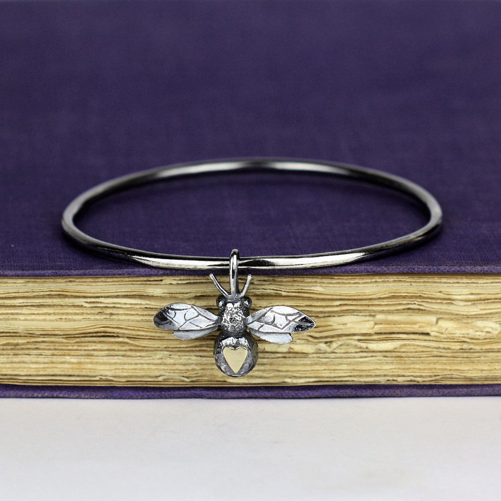bee and 9ct gold heart bee bangle