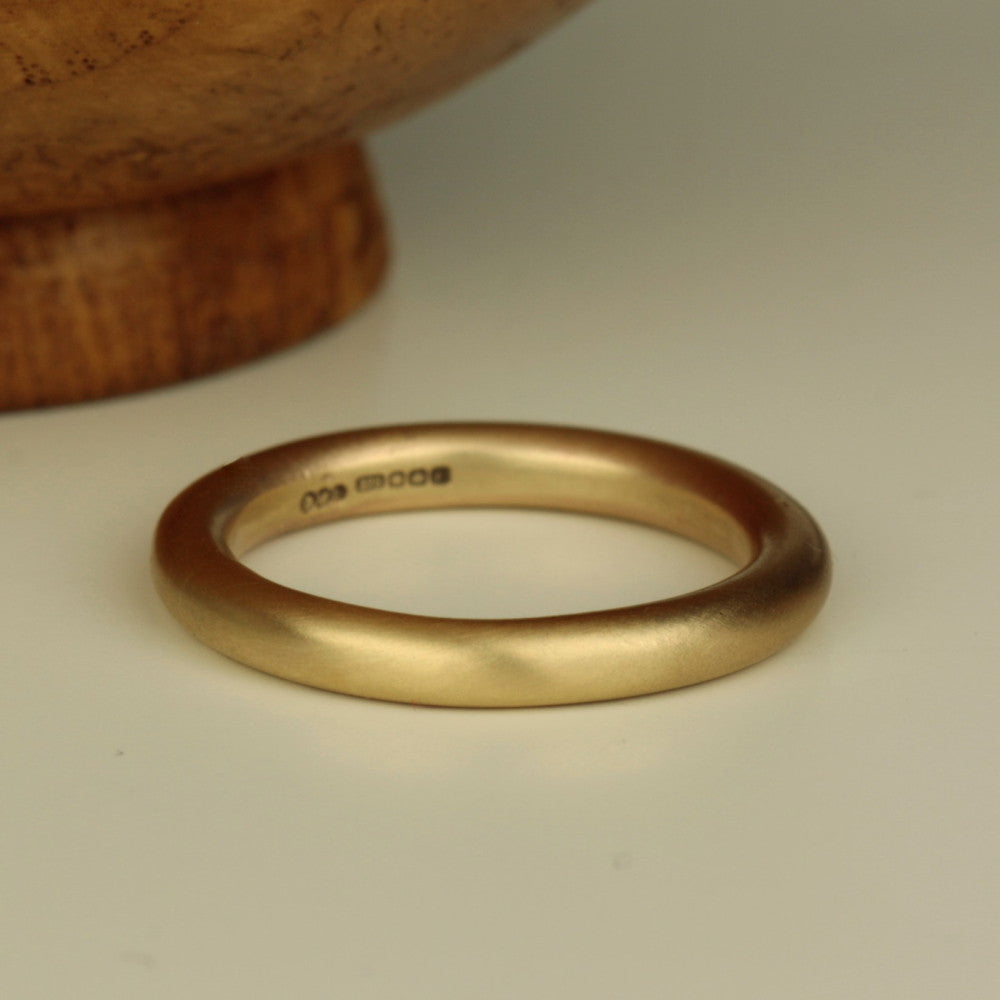Thick & chunky solid gold halo 3 mm ring band